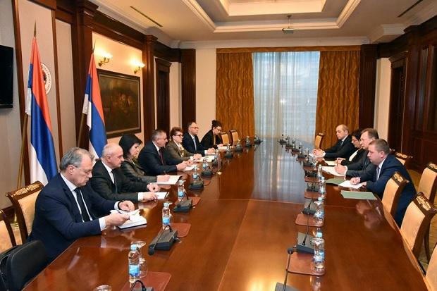 После састанка Премијера РС и представника руске компаније: Зарубежњефт остаје у Српској, нема отпуштања радника!